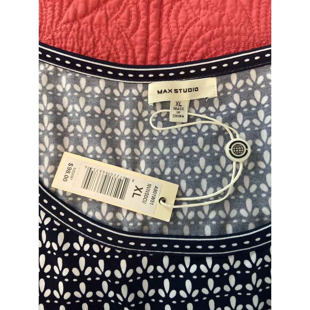 Max Studio navy and white print sleeveless knit dress with tie waist - Picture 9 of 10